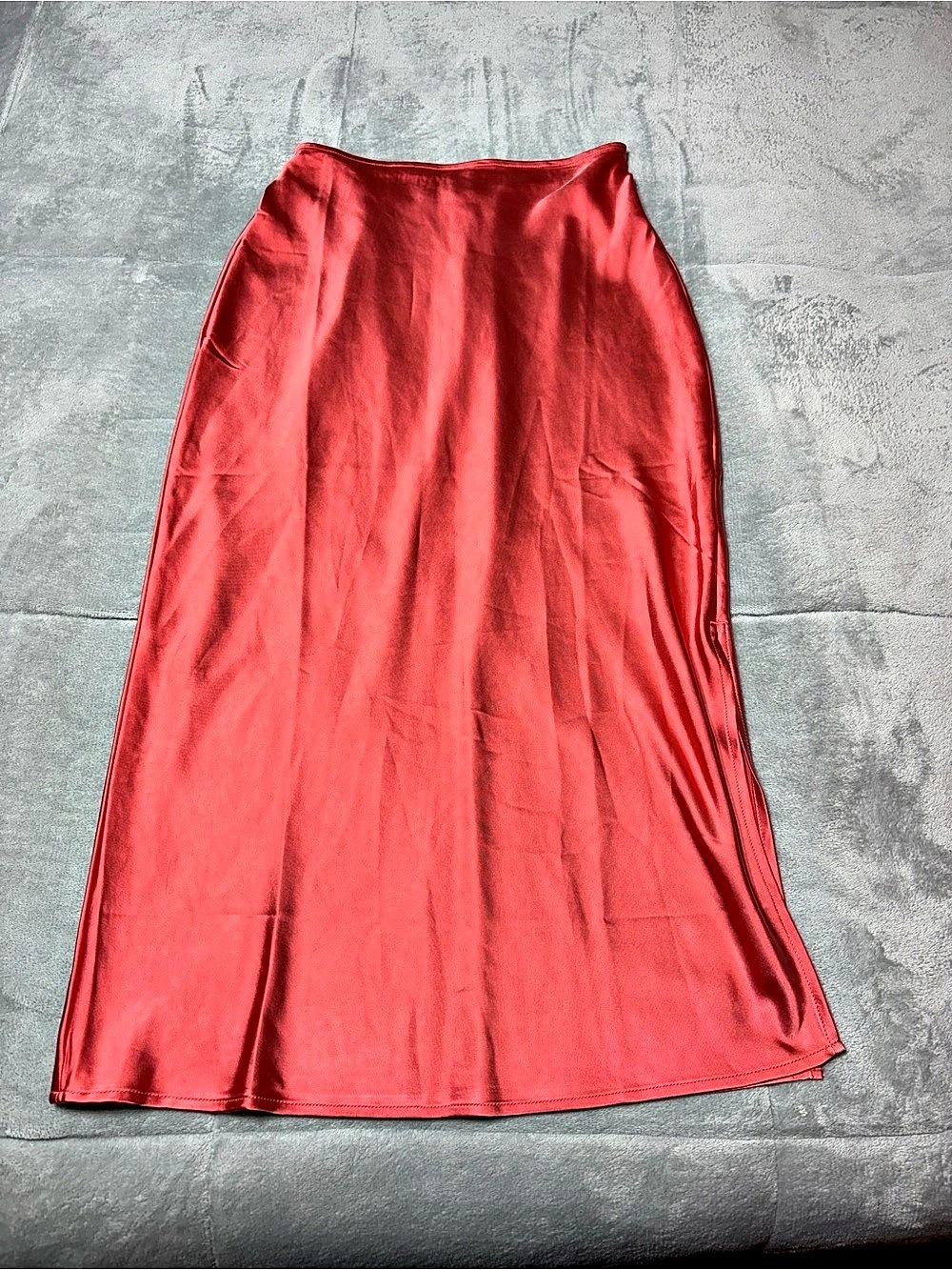 Old Navy Satin Midi Skirt in Calypso Coral Size Small Like New- small mark